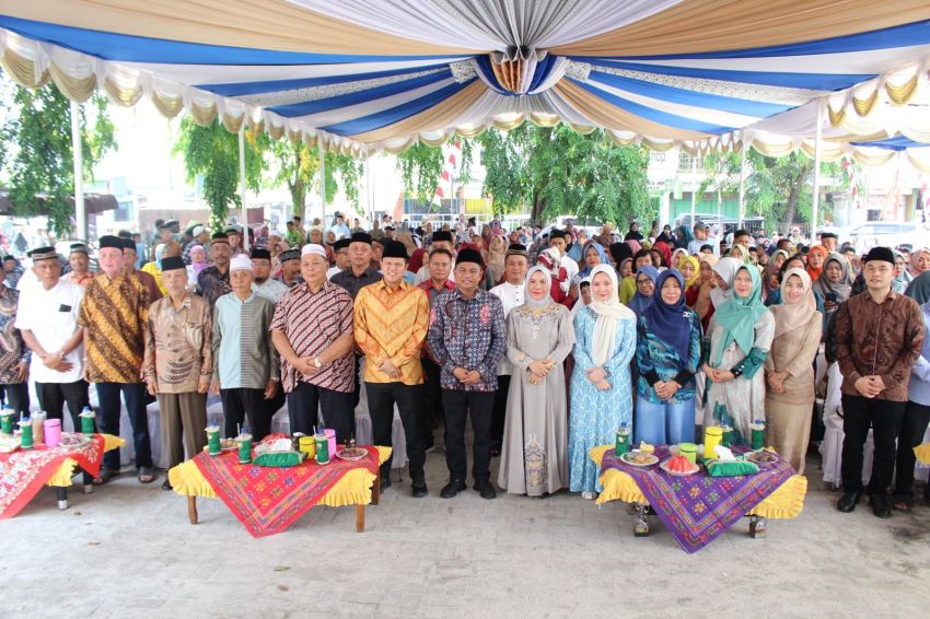 Dirangkai Dengan Tepung Tawar Calon Haji, Bupati dan Wabup Sergai Awali Safari Halal Bihalal Idulfitri 1445 H di 3 Kecamatan