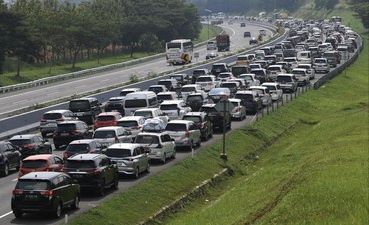 100 Ribu Kendaraan Diprediksi Balik ke Jakarta Hari Ini