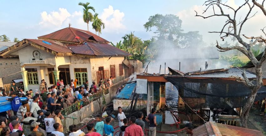 Ditinggal Liburan Lebaran ke Pantai, Satu Unit Rumah Warga Tanjung Beringin Terbakar