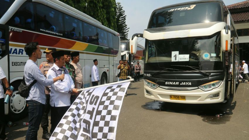 Bupati Mansur Hidayat Cek Bus Pembawa Jamaah Haji Asal Pemalang, Ini Kondisinya