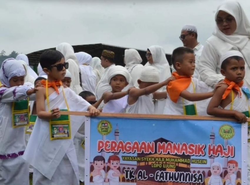 TK se-Kota Padangsidimpuan Peragakan Manasik Haji Cilik