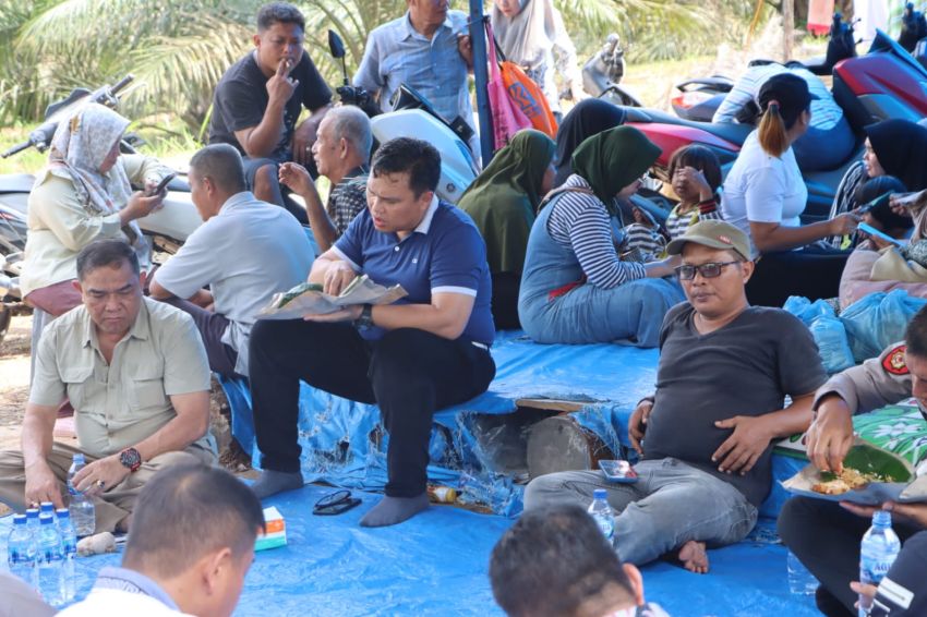 Kapolres Labuhanbatu Silaturahmi dan Makan Siang Bersama Kelompok Masyarakat Penolak PMKS PT. PPSP