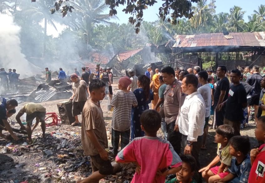 1 Bengkel Las dan 6 Rumah Hangus Terbakar di Padangsidimpuan