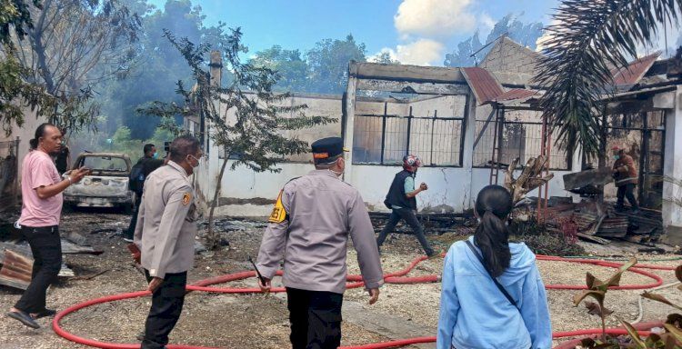 Gedung Kantor Pertanian Dilalap si Jago Merah, Kapolresta Kupang Kota Turun Langsung ke TKP
