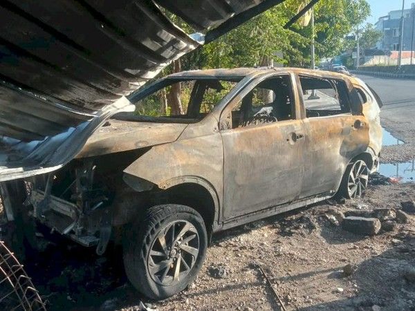 Mobil Angkut 420 Liter Pertalite Terbakar di Kupang, Sopir Terluka Parah