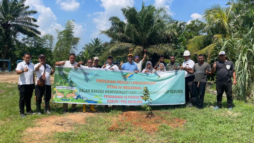 PTPN IV Regional II Unit Adolina Lakukan Penanaman 50 Pohon dan Penaburan 1.000 Ekor Ikan di Desa Sekitar