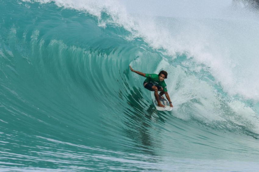 Peselancar Lokal Tampil Memukau  di Ajang Nias Pro World Surf Leangue