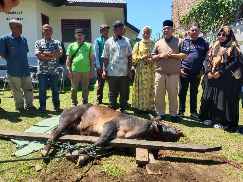 UPT Pelayanan Sosial Wanita Tuna Susila dan Tuna Laras Berastagi Sembelih Satu Lembu