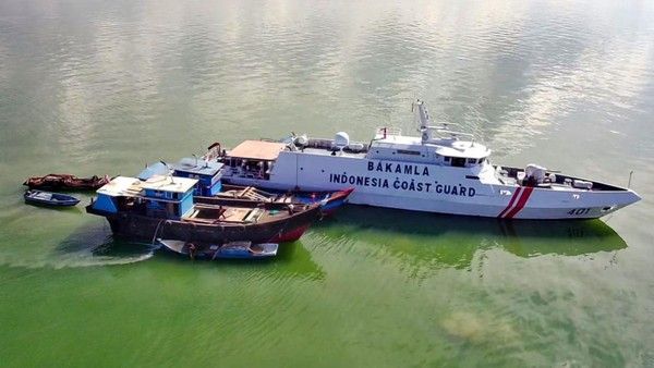 Bakamla Amankan 3 Kapal Penambangan Pasir Ilegal di Perairan Karimun, Diduga Lakukan Aktifitas