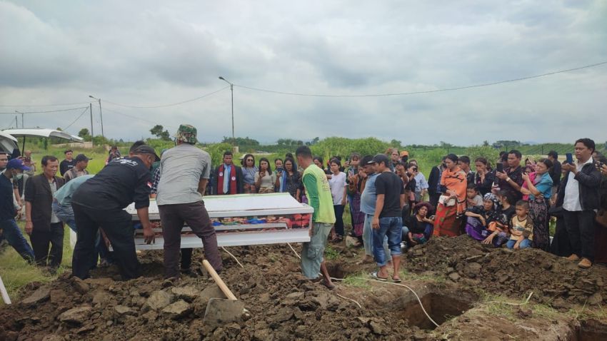 Pemakaman Satu Keluarga Wartawan Tewas Terbakar Berlangsung