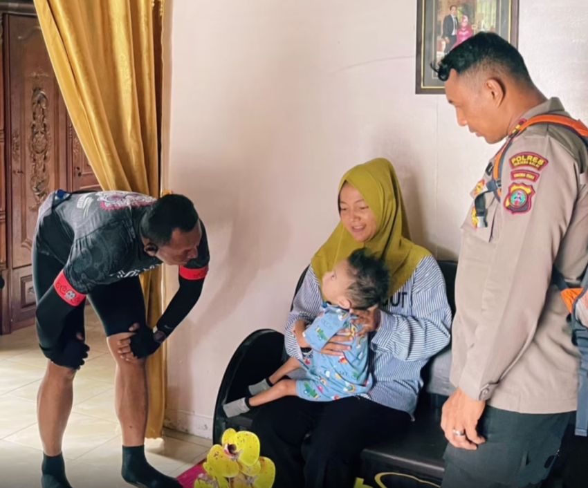 Peduli Stunting, AKBP Yon Edi Kunjungi Erril Anak Asuh Stunting Polres Tanjung Balai Naik Sepeda