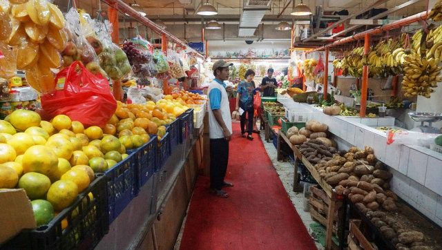 Usai Cekcok dengan Penjual Durian, Pedagang Ini Bagi-bagi Buah Gratis ke Warga