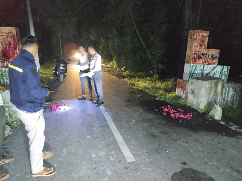 Sepeda Motor 'Laga Kambing' di Jalan Umum Sentang - Bogak Besar, Dua Remaja Tewas 