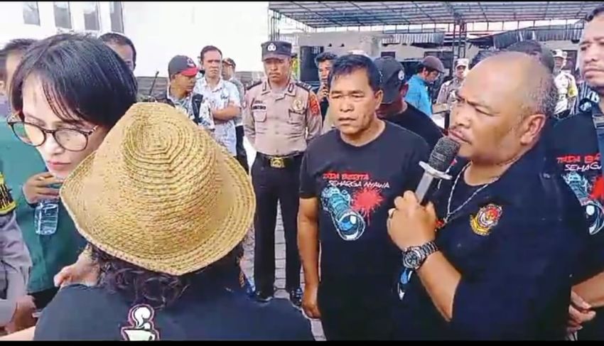 Aksi Solidaritas Wartawan dan LSM Guncang DPRD Karo Sesaat Terkait Kematian Rekan Mereka