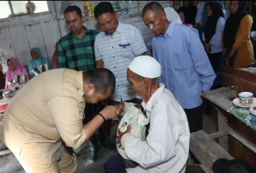 Bupati Tapsel Kunjungi Desa Nanggar Jati: Mempererat Silaturahmi, Dengarkan Aspirasi, dan Berikan Bantuan