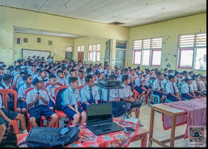 MPLS SMPN 10 Ruteng Bekali Siswa dengan Berbagai Materi