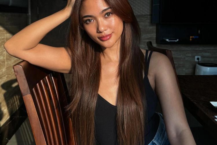 Marion Jola Pamer Kulit Pakai Tanktop Seksi hingga Terlihat Belahan, Netizen: Adohh!