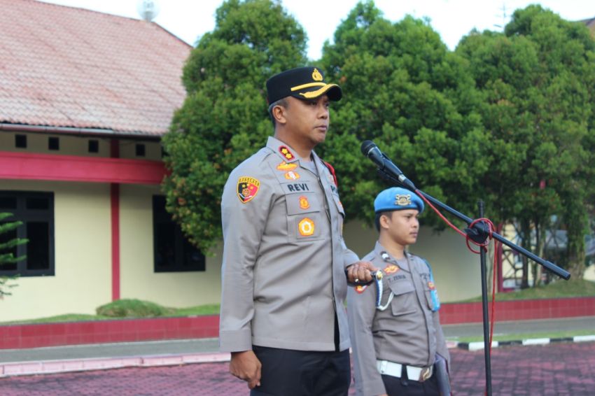 Kapolres Nias Sampaikan Commander Wish Kapolda Sumut Kepada Personil