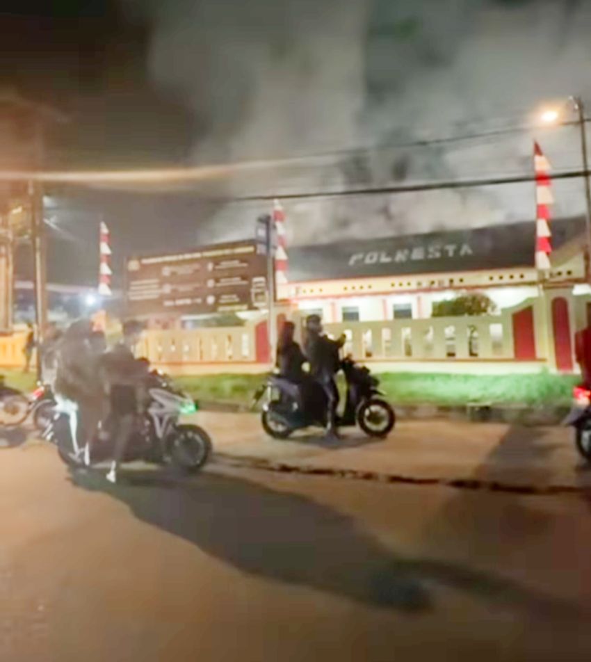 Heboh! Polresta Deli Serdang Terbakar Malam Hari