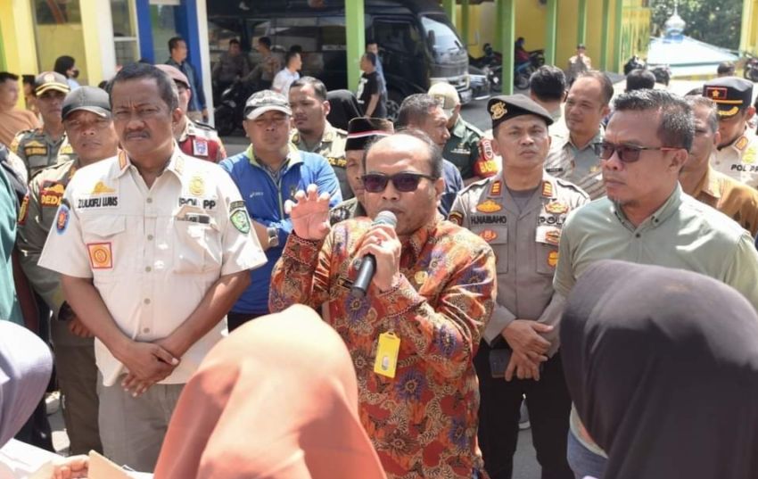 Pj Wali Kota Padangsidimpuan Terima Massa Aksi Demo Bendungan Rusak