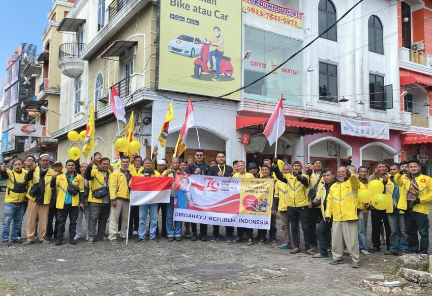 Tingkatkan Semangat HUT Republik Indonesia, Puluhan Driver Maxim Konvoi dan Kumpulkan 50 Kg Sampah dari Aksi Bersih-bersih Jalan