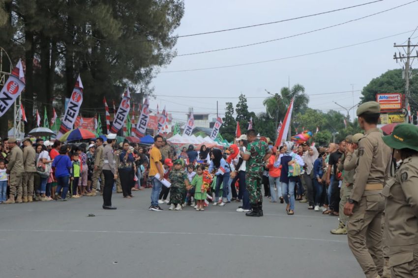 Menyemarakkan  HUT RI ke-79 Pawai TK dan SD Berlangsung