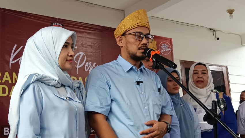 Menangis Saat Deklarasi, Calon Wali Kota Binjai dr Donal Simanjuntak Kenang Almarhumah Ibunda