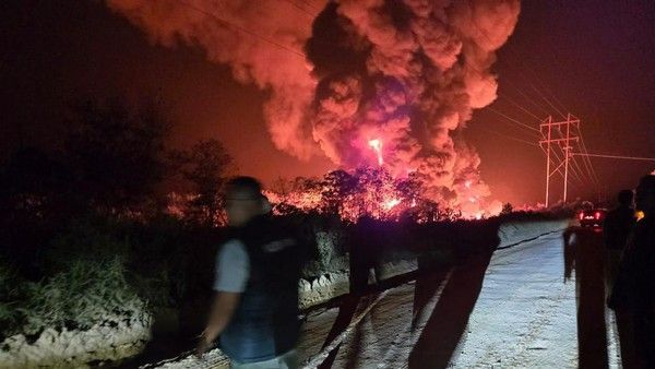 3 Kolam Minyak Mentah Milik PT Bumi Siak Pusako Terbakar