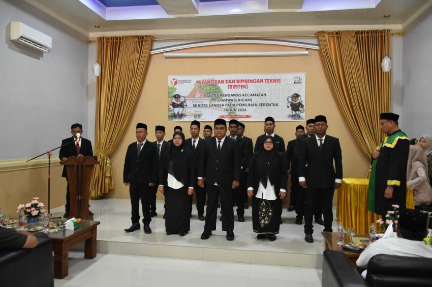 15 Anggota Panitia Pengawas Pemilihan Kecamatan se-Kota Langsa Resmi Dilantik