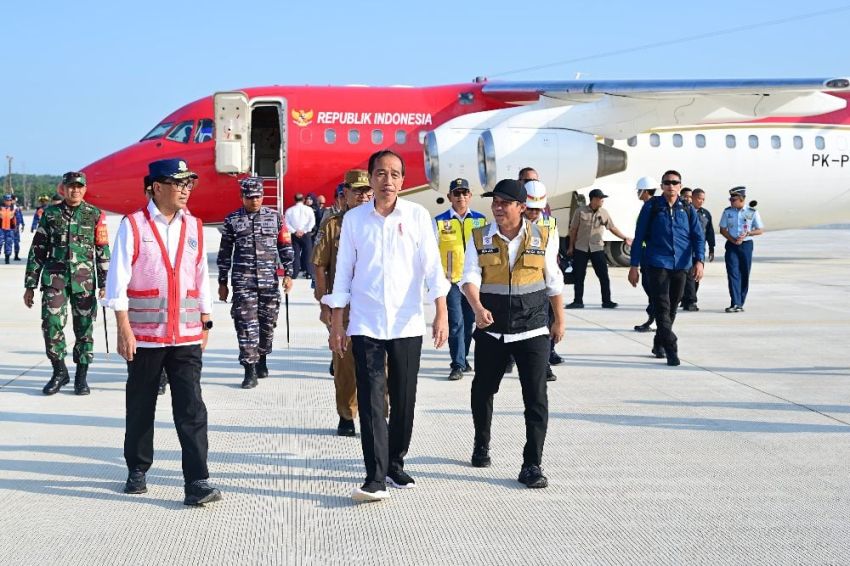 Pesawat Kepresidenan Mendarat Perdana di Bandara IKN, Begini Kata Jokowi