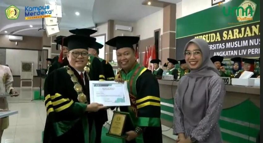 Anak Buruh Tani asal Sergai Raih Predikat Mahasiswa Terbaik Wisuda periode LIV di UMN Al Washliyah Medan