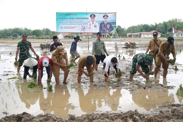 Puguh Santosa, Tanam Pagi di Kecamatan Blega, Ini Sasarannya