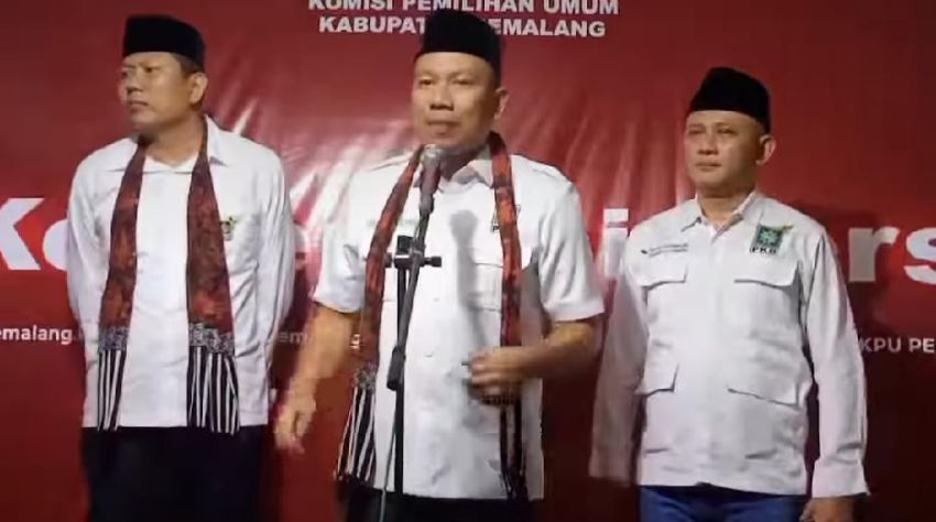 Sang Gladiator Viky Prasetyo Resmi Daftar Calon Bupati Pemalang di KPU, Ini Profilnya