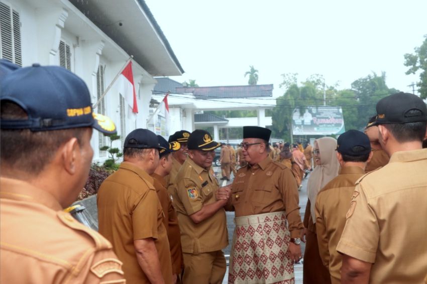 Perdana Pimpin Apel Gabungan, Pjs. Bupati Sergai Tekankan Netralitas ASN Jelang Pilkada