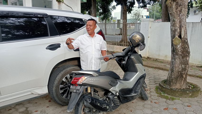 Anggota DPRD Sergai Terpilih Kendarai Sepeda Motor ke Kantor DPRD, Ikuti Gladi Resik Pelantikan 