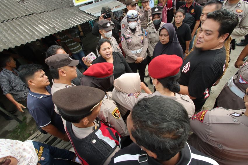 Polres Sergai Lakukan Pengamanan saat PN Sei Rampah Eksekusi Pengosongan Lahan di Perbaungan