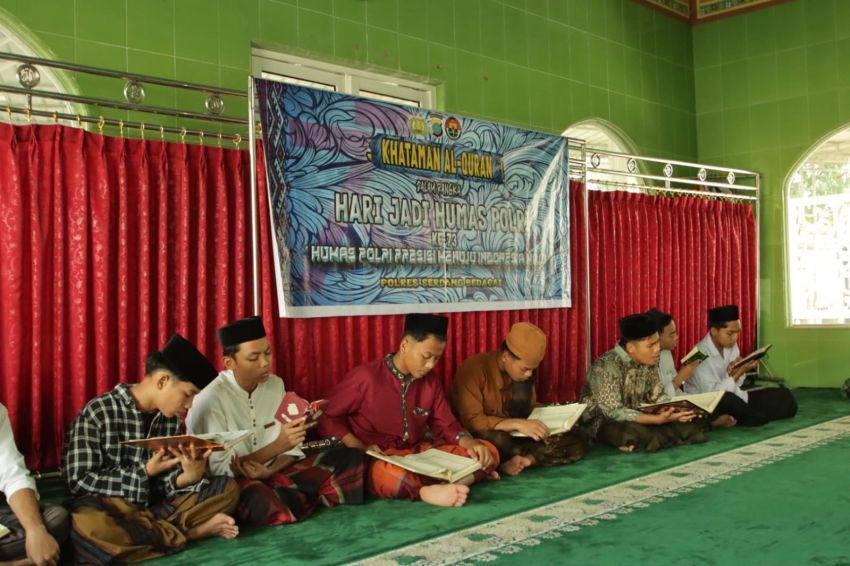 Khatam Al-Qur'an Polres Sergai Dalam Bingkai HUT Humas Polri ke-73