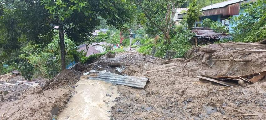 Banjir Bandang Disertai Tanah Longsor Landa Desa Ketawaren Di Karo