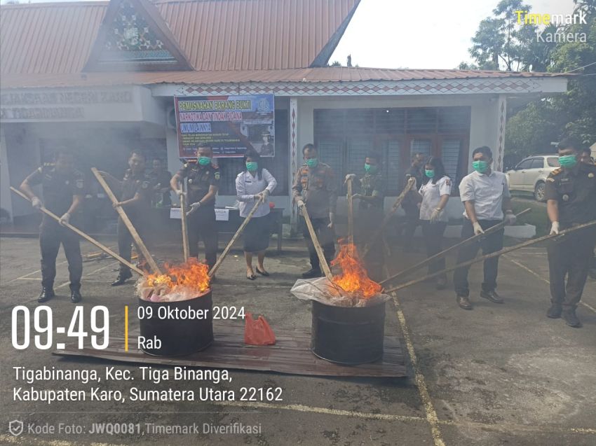 Kantor Cabjari Tiga Binanga Musnahkan Barang Bukti