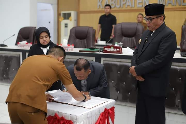 Bupati dan DPRD Madina Tandatangani Nota Kesepakatan KUA-PPAS APBD 2025