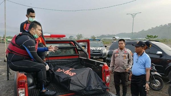 Mayat Pria Tanpa Identitas Ditemukan di Pulau Kambing Bima, Evakuasi Gunakan Perahu