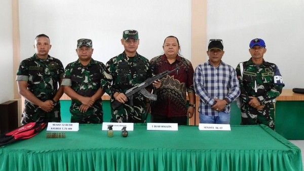 Eks Kombatan GAM Ini Serahkan Senjata AK-47, 12 Amunisi dan 2 Granat ke Kodim Aceh Tamiang