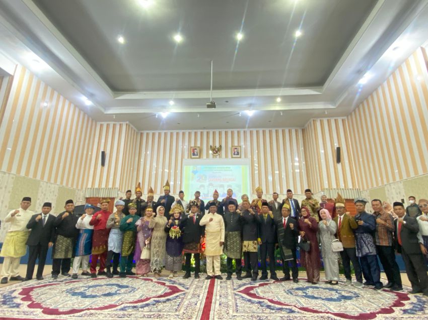 Rapat Paripurna Hari Jadi ke-20 Kabupaten Sergai, Bupati dan Wabup Sampaikan Capaian Pembangunan dan Prestasi Tahun 2023
