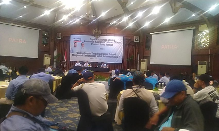 Ratusan Relawan Prabowo Gibran Berkumpul di Semarang Menyuarakan Dukungan