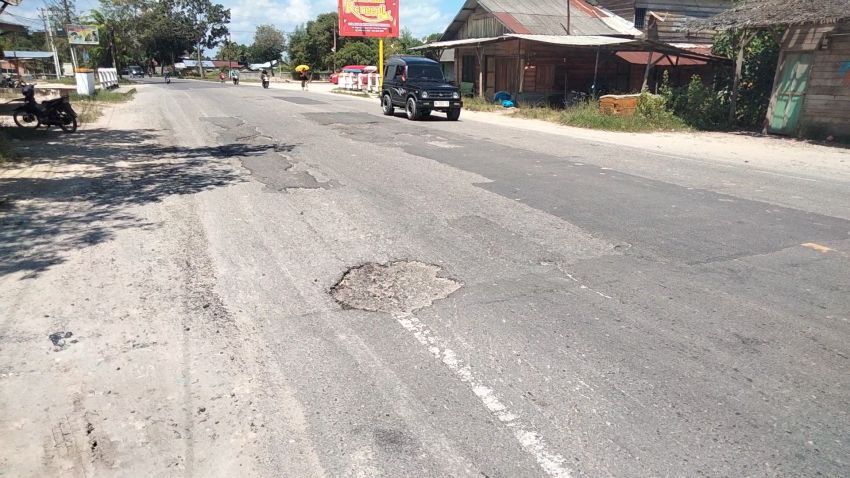 Kondisi Jalan Lintas Nasional Kota Langsa Membahayakan Pengendara