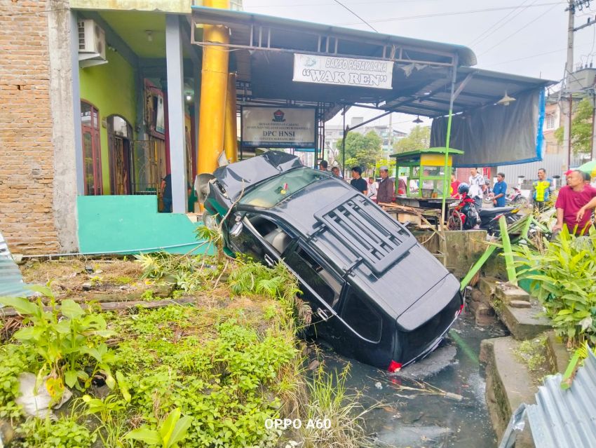 Harapkan Dipasang Lampu 'warning' di Simpang 4 Jalan Kabupaten Perbaungan, Warga Sebut Dishub Kurang Peka