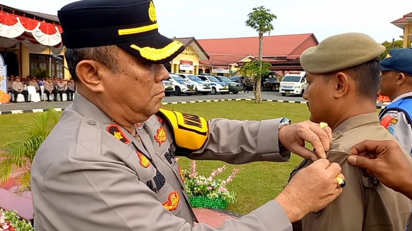 Pengamanan Idul Fitri 1446 H, Polres Labuhanbatu Laksanakan Apel Gelar Pasukan Operasi Kepolisian Terpusat Ketupat Toba 2025