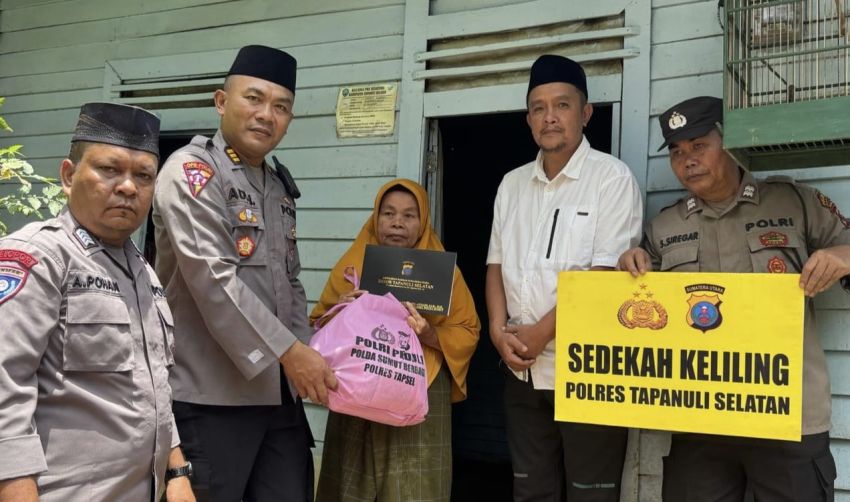 Polres Tapsel Laksanakan Program "Sedekah Keliling" di Desa Parsalakan