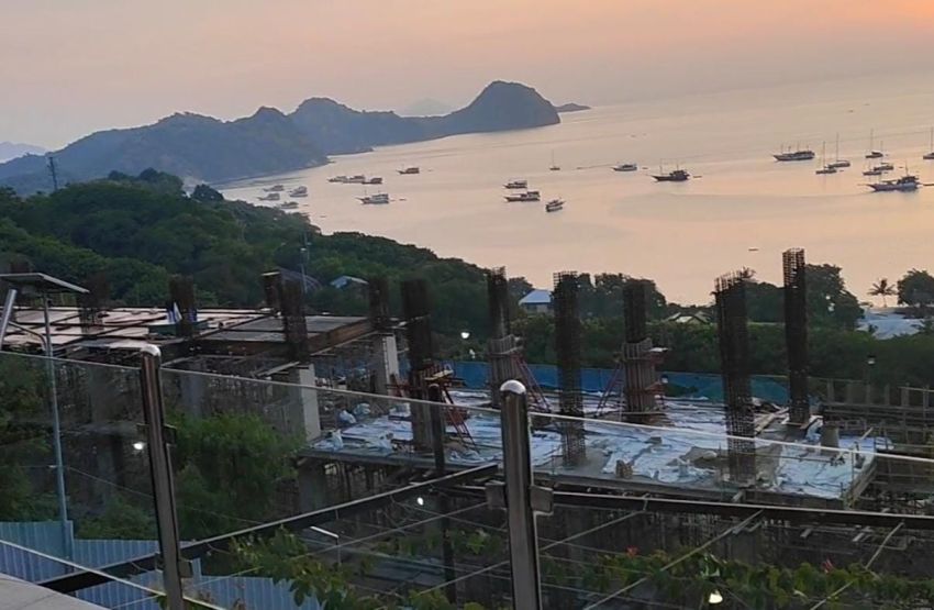 Aktivitas PT. WKC Sampai Larut Malam, Wisatawan Geram